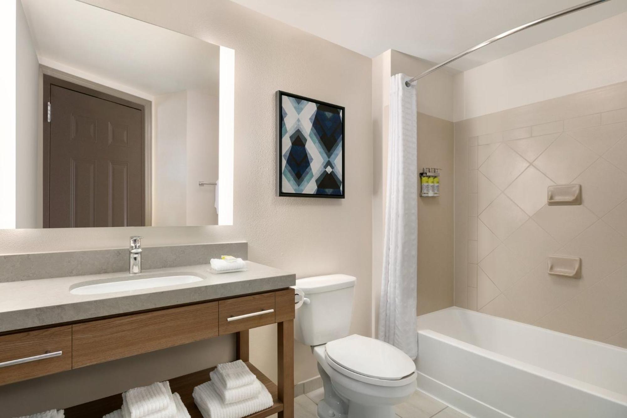 Candlewood I-81 Hershey Area By Ihg Hotel 2*