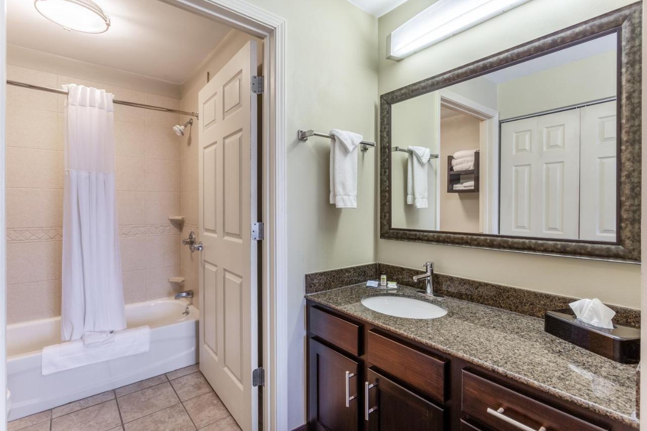 Candlewood I-81 Hershey Area By Ihg 2*