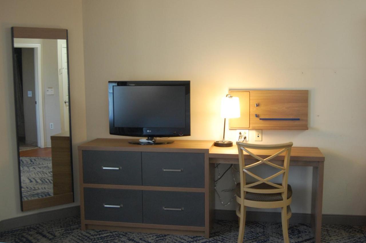 Candlewood I-81 Hershey Area By Ihg Hotel 2*