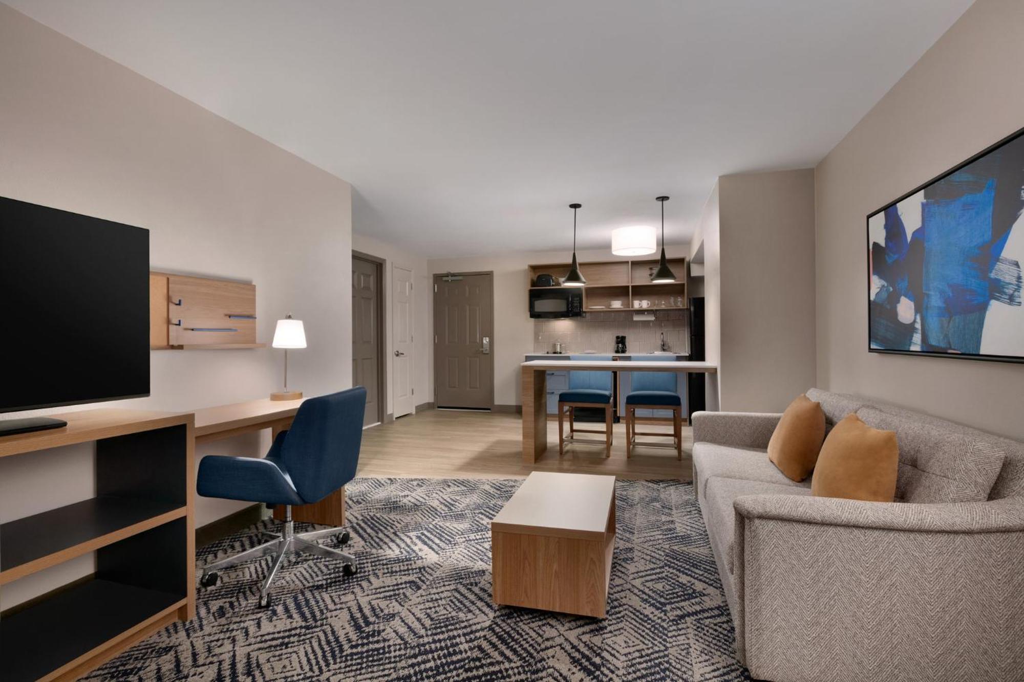 Candlewood I-81 Hershey Area By Ihg Hotel 2*